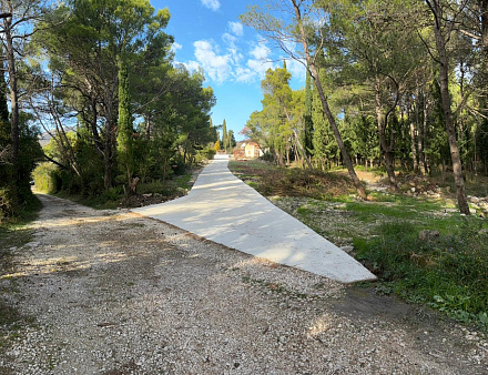 Wunderschönes Grundstück in Mojdež, Herceg Novi, umgeben von Natur